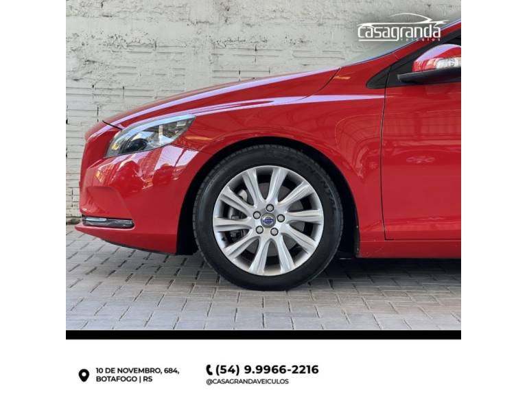 VOLVO - V40 - 2015/2015 - Vermelha - R$ 76.000,00