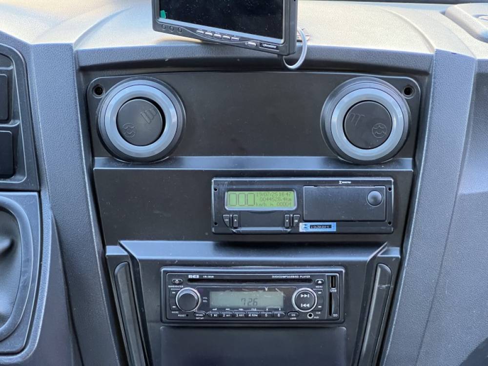 MARCOPOLO - VOLARE - 2019/2020 - Prata - R$ 450.000,00