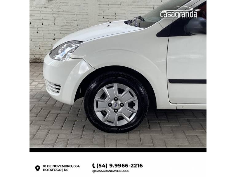 FORD - FIESTA - 2005/2005 - Branca - R$ 28.000,00