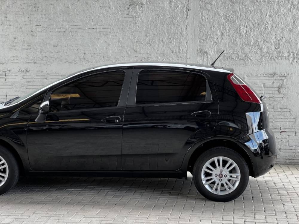FIAT - PUNTO - 2011/2011 - Preta - R$ 36.000,00