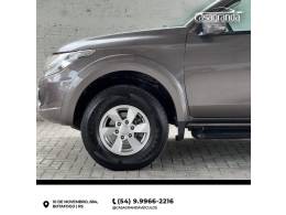 MITSUBISHI - L200 TRITON - 2017/2018 - Marrom - R$ 141.000,00