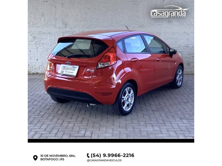FORD - FIESTA - 2013/2014 - Vermelha - R$ 45.000,00