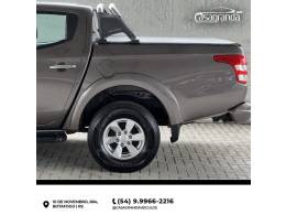 MITSUBISHI - L200 TRITON - 2017/2018 - Marrom - R$ 141.000,00
