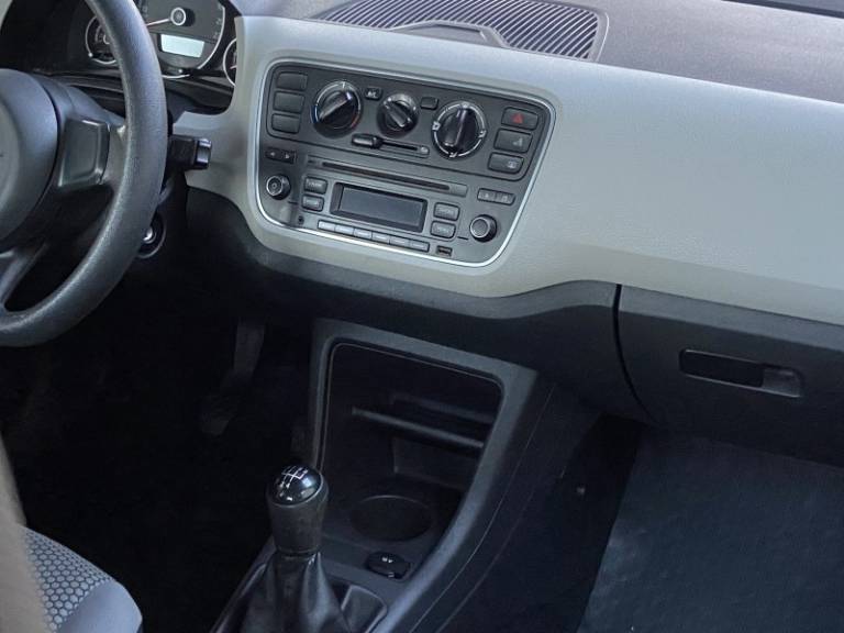 VOLKSWAGEN - UP - 2016/2017 - Vermelha - R$ 57.000,00