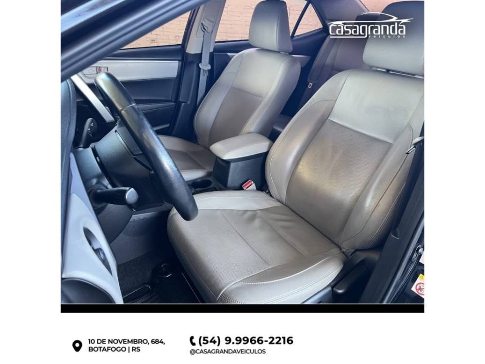 TOYOTA - COROLLA - 2017/2018 - Preta - R$ 95.000,00