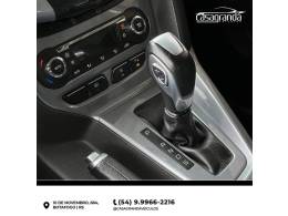 FORD - FOCUS - 2015/2015 - Branca - R$ 64.000,00