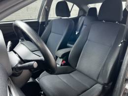 TOYOTA - YARIS - 2021/2022 - Cinza - R$ 85.000,00