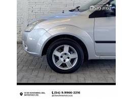 FORD - FIESTA - 2009/2009 - Prata - R$ 29.000,00