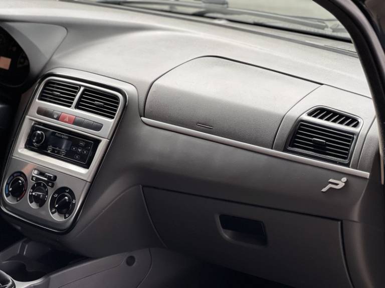 FIAT - PUNTO - 2011/2011 - Preta - R$ 36.000,00