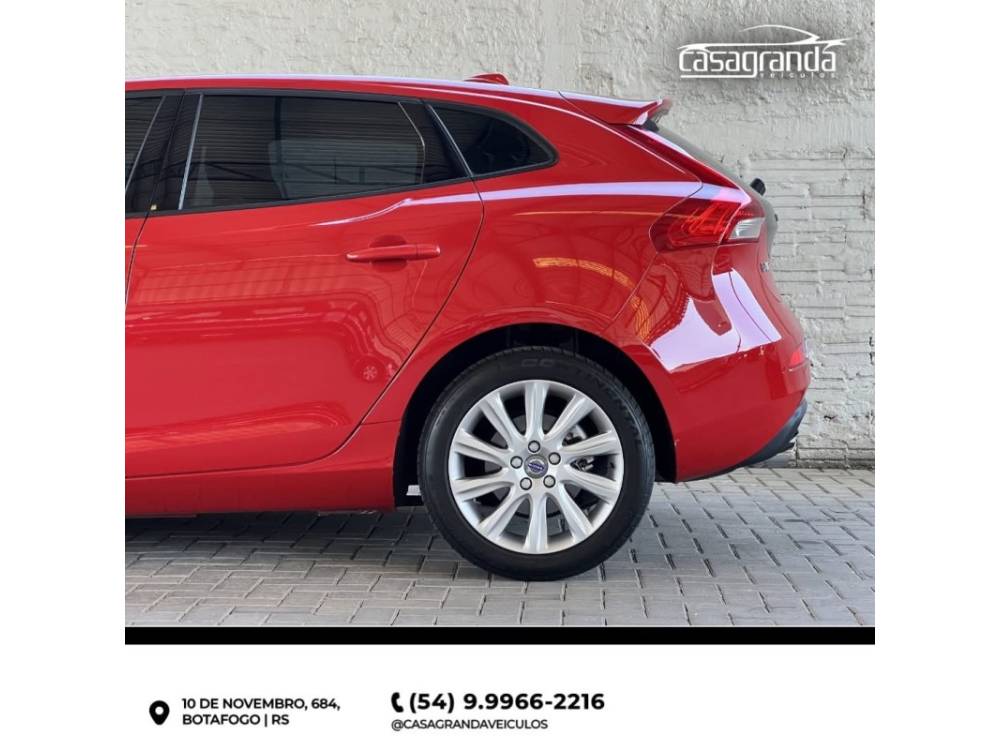 VOLVO - V40 - 2015/2015 - Vermelha - R$ 76.000,00