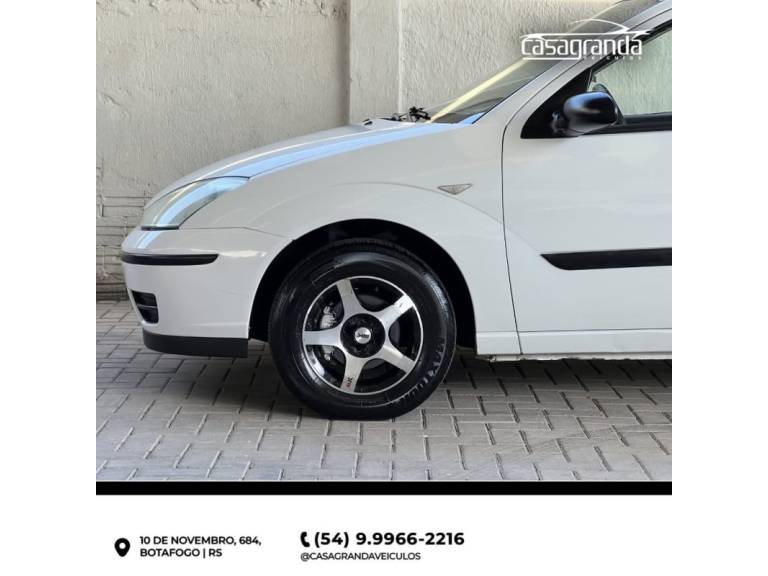 FORD - FOCUS - 2005/2005 - Branca - R$ 28.000,00