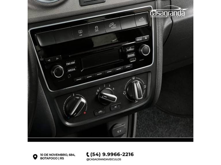 VOLKSWAGEN - SAVEIRO - 2014/2015 - Branca - R$ 75.000,00