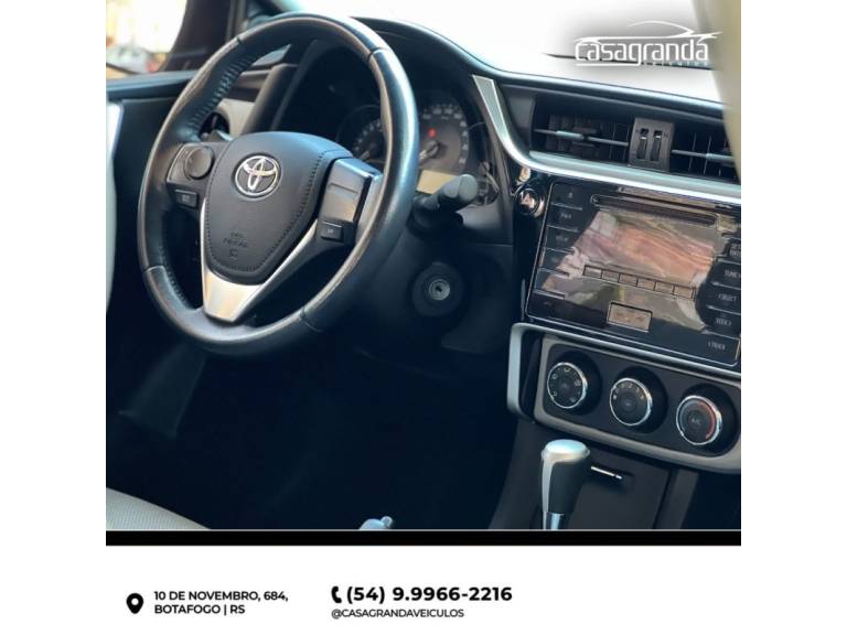 TOYOTA - COROLLA - 2017/2018 - Preta - R$ 95.000,00