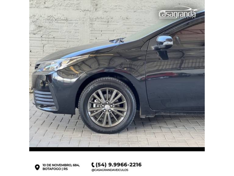 TOYOTA - COROLLA - 2017/2018 - Preta - R$ 95.000,00