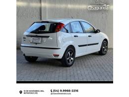 FORD - FOCUS - 2005/2005 - Branca - R$ 28.000,00