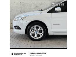 FORD - FOCUS - 2013/2013 - Branca - R$ 58.000,00