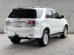 TOYOTA - HILUX SW4 - 2013/2013 - Branca - R$ 145.000,00
