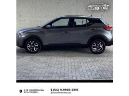 NISSAN - KICKS - 2018/2019 - Cinza - R$ 85.000,00