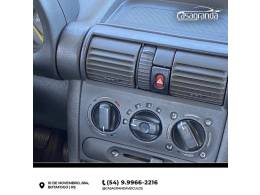 CHEVROLET - CORSA - 1997/1998 - Vermelha - R$ 17.000,00