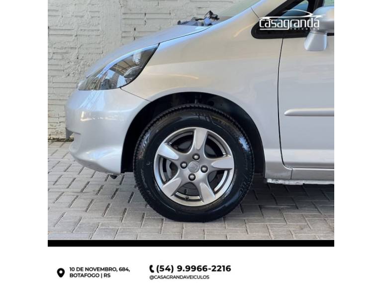 HONDA - FIT - 2006/2007 - Prata - R$ 35.000,00
