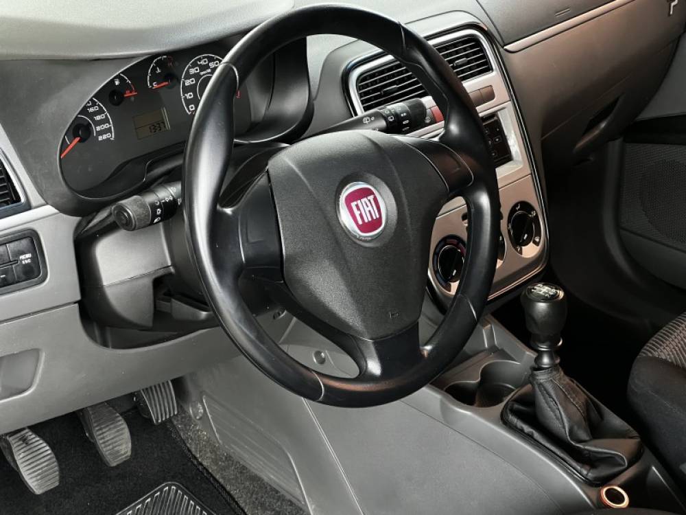 FIAT - PUNTO - 2011/2011 - Preta - R$ 36.000,00