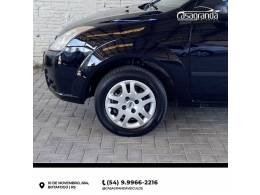 FORD - FIESTA - 2007/2008 - Preta - R$ 27.000,00