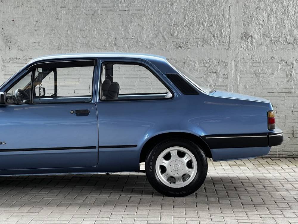 CHEVROLET - CHEVETTE - 1993/1993 - Azul - R$ 27.000,00