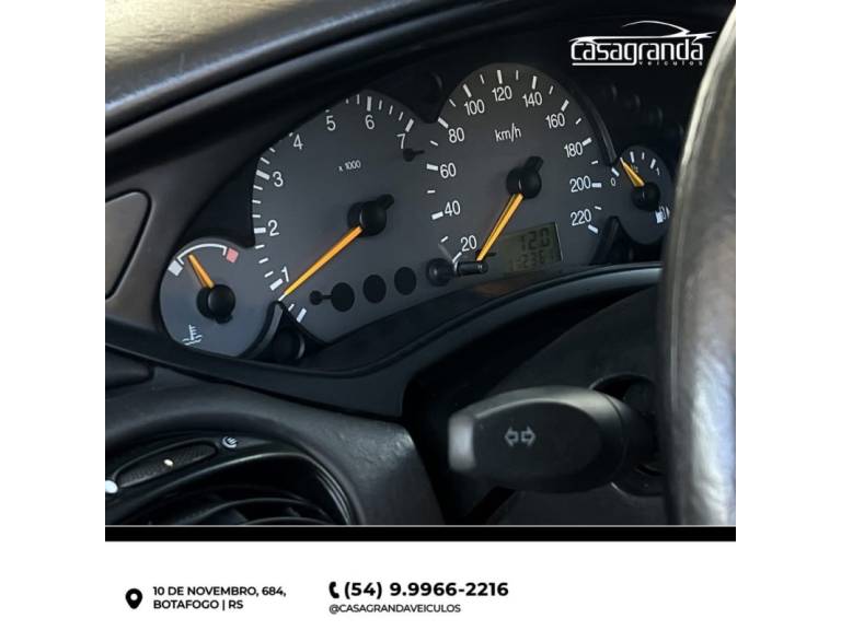 FORD - FOCUS - 2005/2005 - Branca - R$ 28.000,00