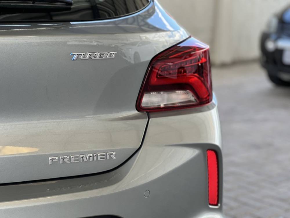 CHEVROLET - ONIX - 2023/2024 - Prata - R$ 97.000,00