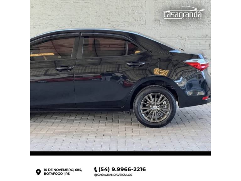 TOYOTA - COROLLA - 2017/2018 - Preta - R$ 95.000,00
