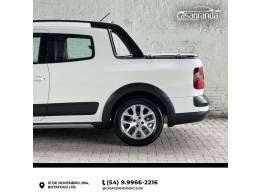 VOLKSWAGEN - SAVEIRO - 2014/2015 - Branca - R$ 75.000,00