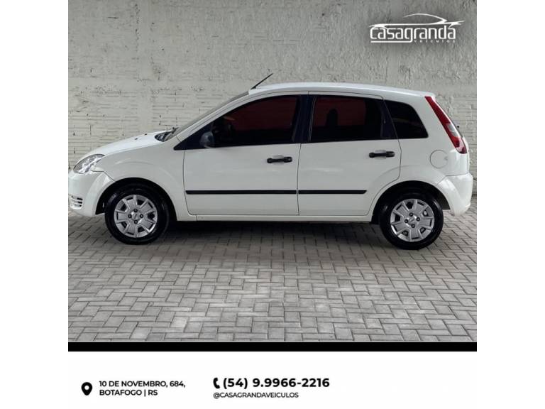 FORD - FIESTA - 2005/2005 - Branca - R$ 28.000,00