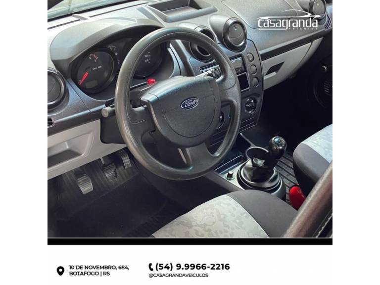 FORD - FIESTA - 2007/2008 - Preta - R$ 27.000,00