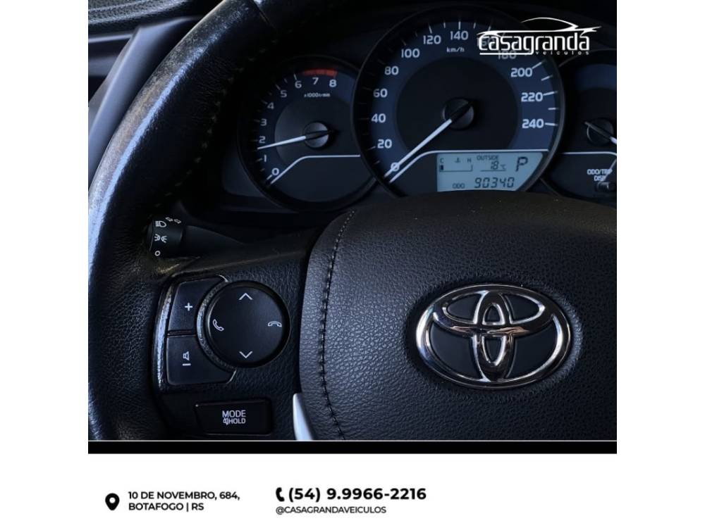 TOYOTA - COROLLA - 2017/2018 - Preta - R$ 95.000,00