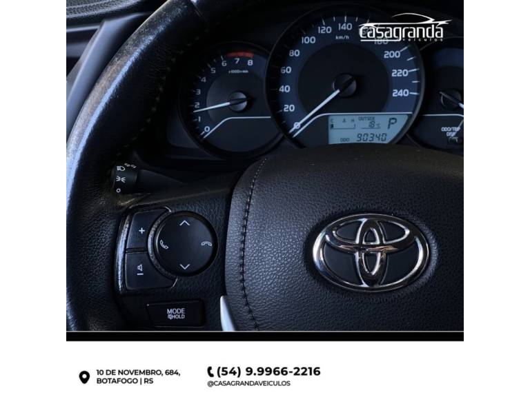 TOYOTA - COROLLA - 2017/2018 - Preta - R$ 95.000,00