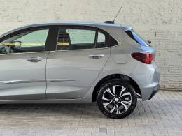 CHEVROLET - ONIX - 2023/2024 - Prata - R$ 97.000,00