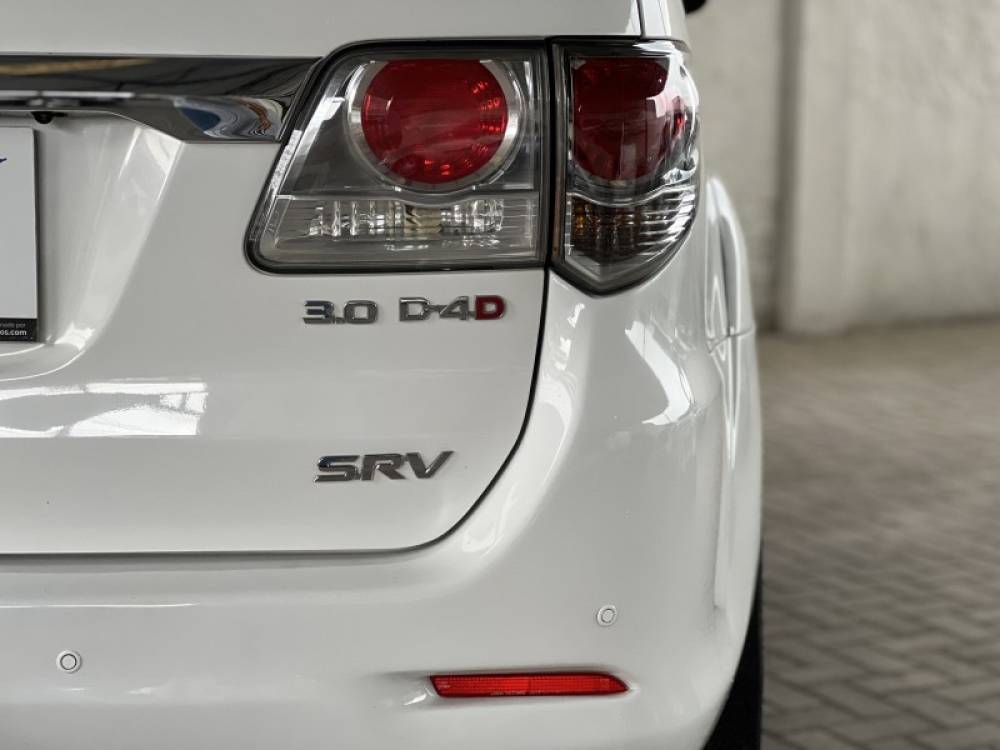 TOYOTA - HILUX SW4 - 2013/2013 - Branca - R$ 145.000,00