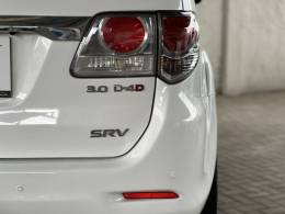 TOYOTA - HILUX SW4 - 2013/2013 - Branca - R$ 145.000,00