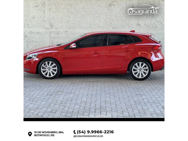 VOLVO - V40 - 2015/2015 - Vermelha - R$ 76.000,00
