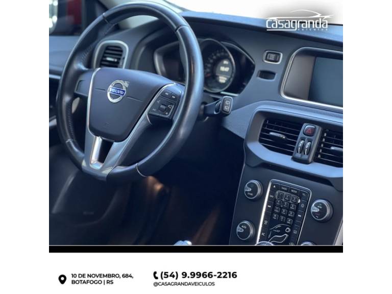 VOLVO - V40 - 2015/2015 - Vermelha - R$ 76.000,00