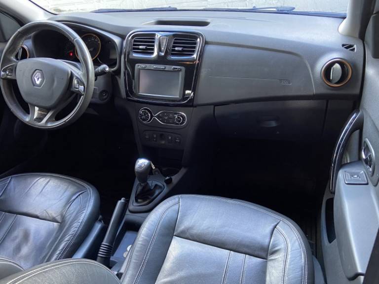 RENAULT - SANDERO - 2015/2016 - Branca - R$ 50.000,00