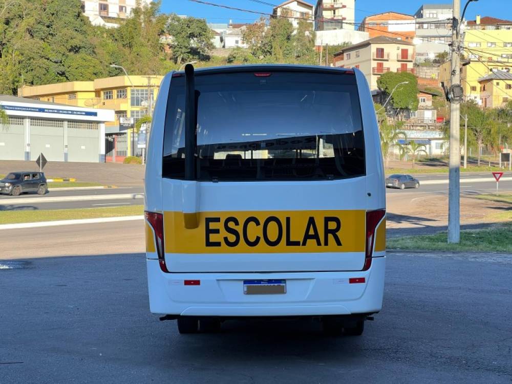 MARCOPOLO - VOLARE - 2015/2016 - Branca - R$ 350.000,00