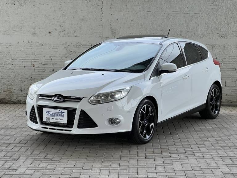 FORD - FOCUS - 2015/2015 - Branca - R$ 64.000,00