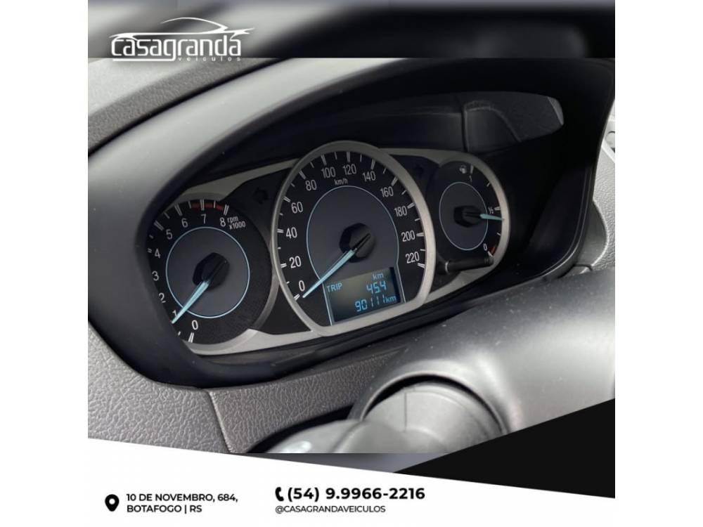 FORD - KA - 2014/2015 - Prata - R$ 42.000,00