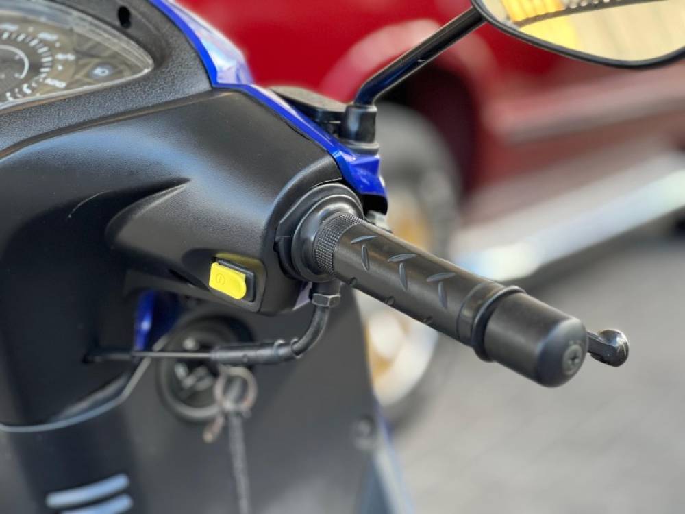 HONDA - BIZ 125 - 2016/2017 - Azul - R$ 14.000,00