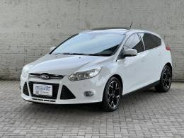FORD - FOCUS - 2015/2015 - Branca - R$ 64.000,00