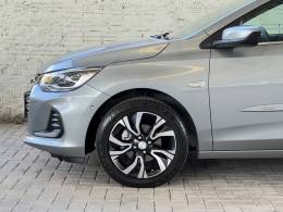 CHEVROLET - ONIX - 2023/2024 - Prata - R$ 97.000,00