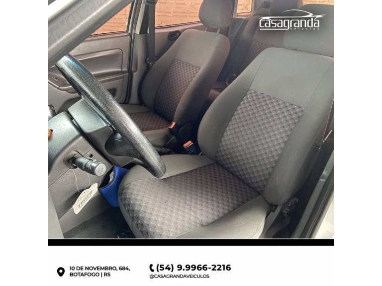 FORD - FIESTA - 2005/2005 - Branca - R$ 28.000,00